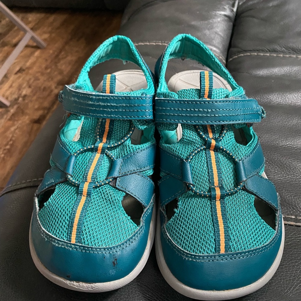 columbia sandles